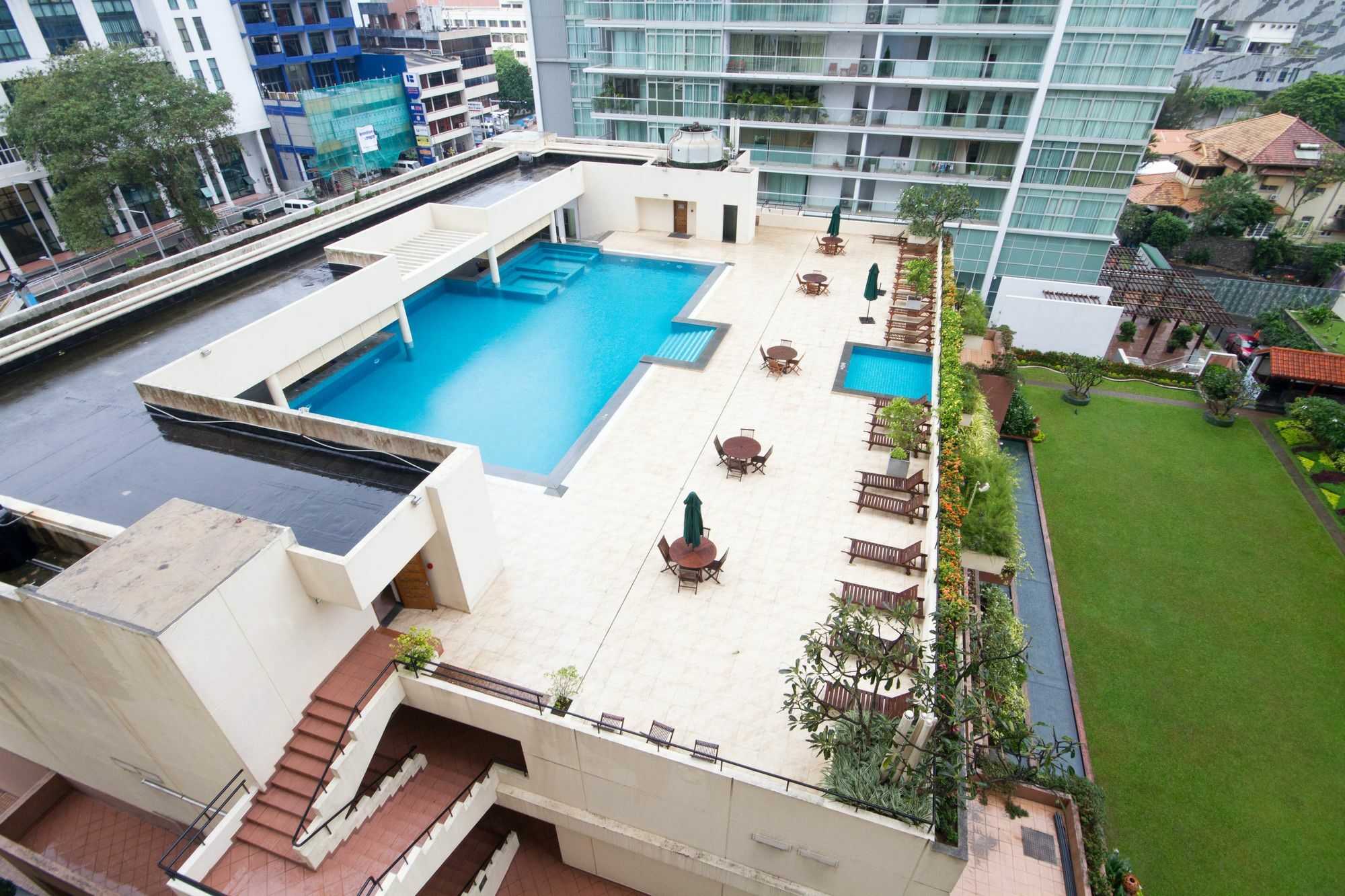 شقة Crescat Residencies كولمبو المظهر الخارجي الصورة